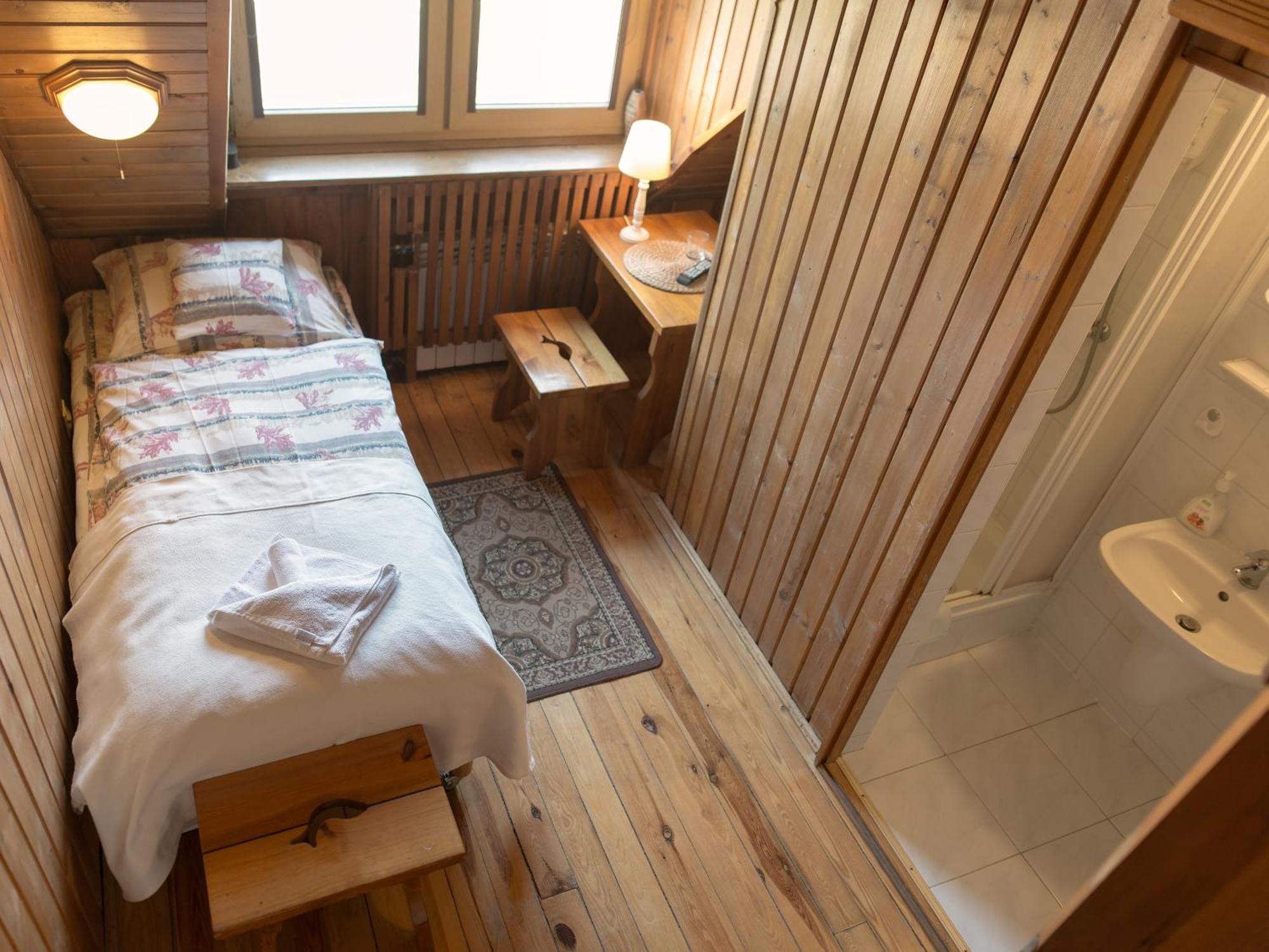 Hotel Wyrwidab Chodziez Phòng bức ảnh
